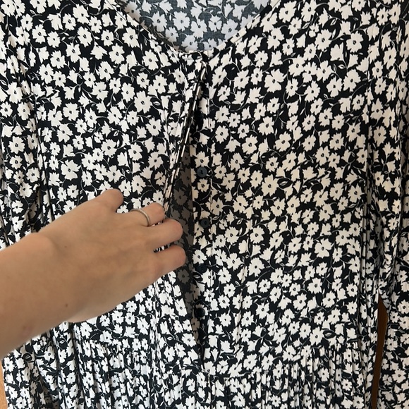 Neutral Floral Old Navy Dress - Picture 4 of 4